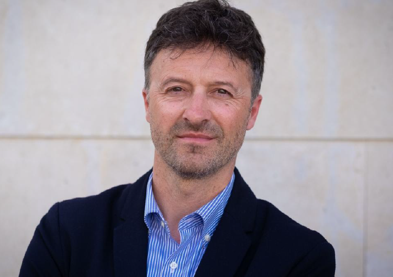 Sr. Víctor Puga López